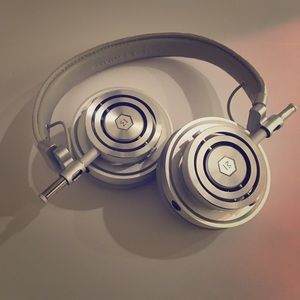 Master & Dynamic  MH30 Headphones without wire
